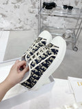 Women Sneakers U1219