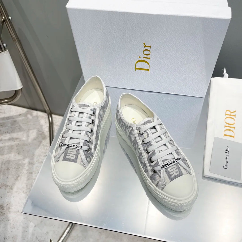 Women Sneakers U1219