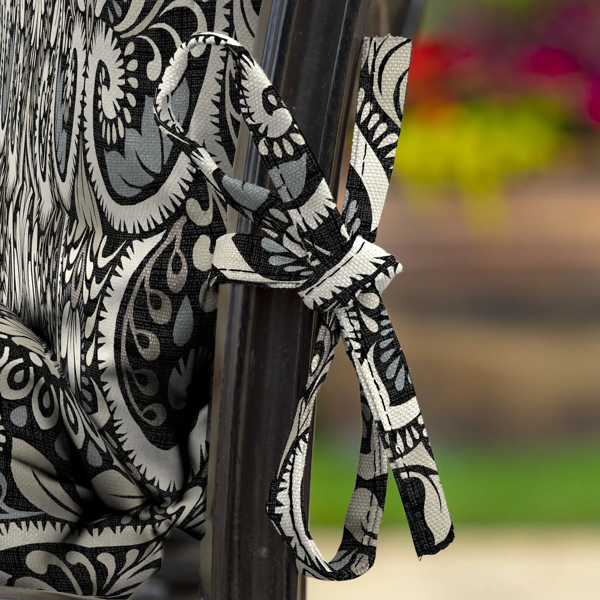 Black Damask Outdoor Dining Chair Cushion 20 x 20 Q475546