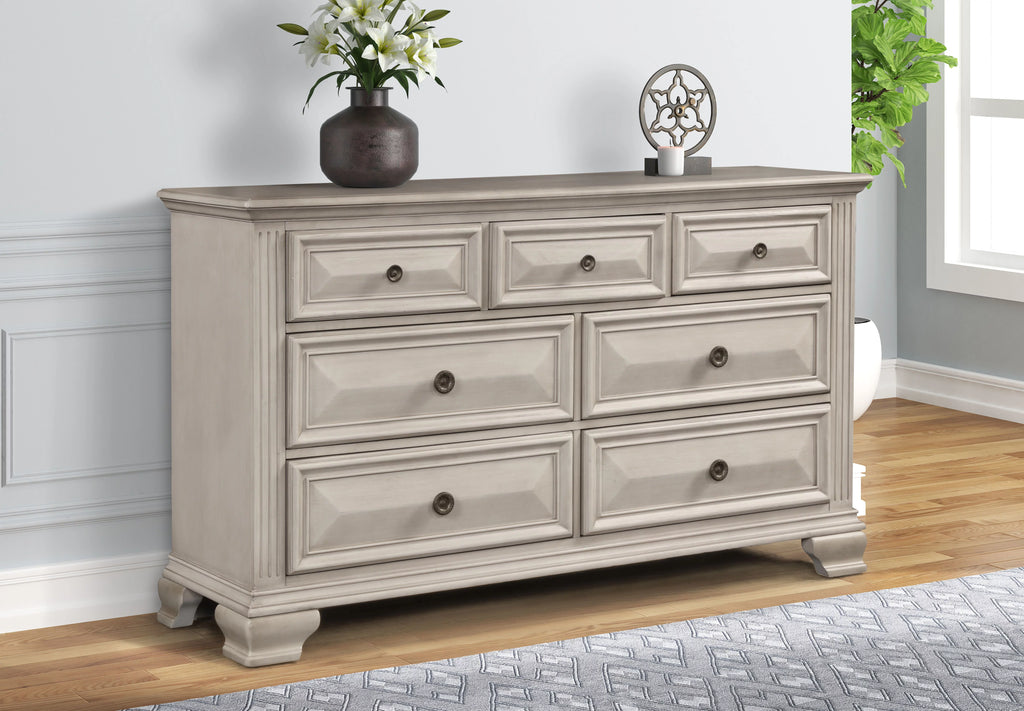 Queen Wood Bedroom Set with Dresser Mirror and Two Nightstands C92082