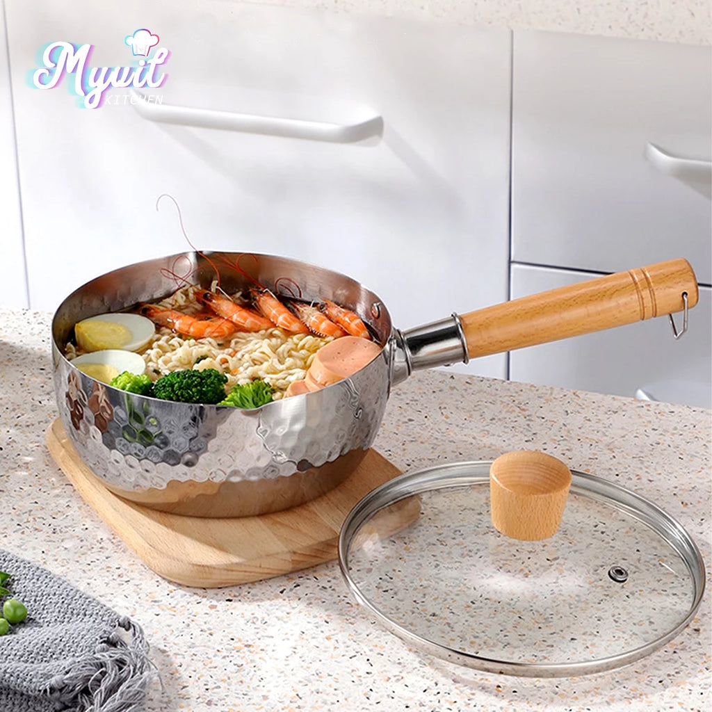 20cm Non-Stick Stainless Steel Saucepan with Lid E788577