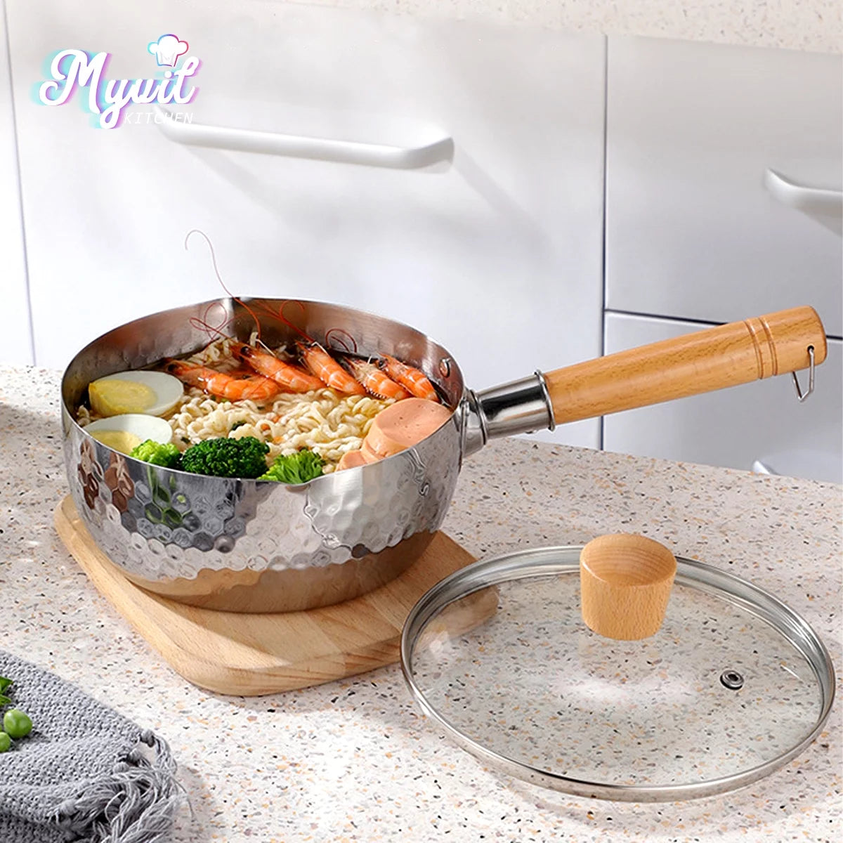 20cm Non-Stick Stainless Steel Saucepan with Lid E788577